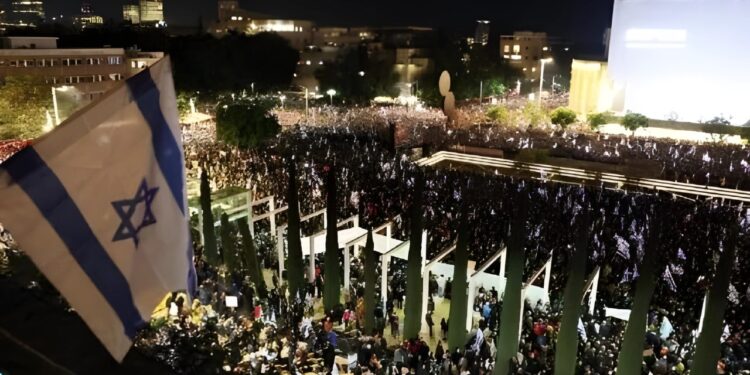 اسرائيل .. متظاهرون يحاصرون موكب نتنياهو مطالبين برحيله