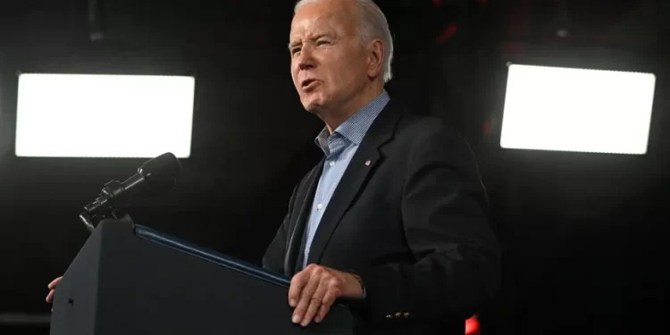 بايدن .. نتنياهو “يضر إسرائيل أكثر مما ينفعها”