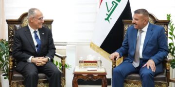 وزير الداخلية يلتقي نائب رئيسة بعثة الامم المتحدة في العراق