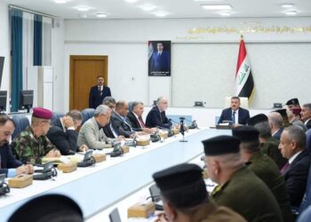 وزير الداخلية يرأس اجتماع اللجنة العليا للدفاع المدني