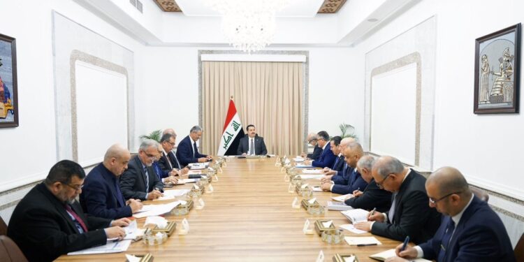 السوداني يترأس الاجتماع الدوري لمتابعة سير تنفيذ المشاريع النفطية