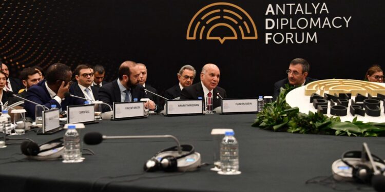 وزير الخارجية يشارك في جلسة حوارية بمنتدى أنطاليا الدبلوماسي