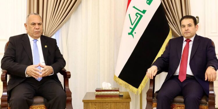 الأعرجي يلتقي سفير فنزويلا