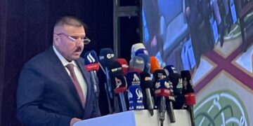 وزير الداخلية يعلن البدء بالمرحلة الثانية من مشروع البطاقة الوطنية