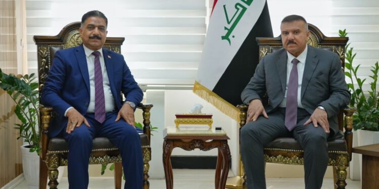 وزير الداخلية يلتقي رئيس هيئة التصنيع الحربي