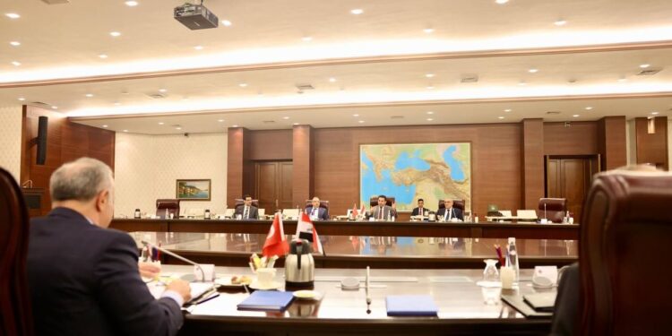 مستشار الأمن القومي يلتقي في أنقرة الأمين العام لمجلس الأمن القومي التركي