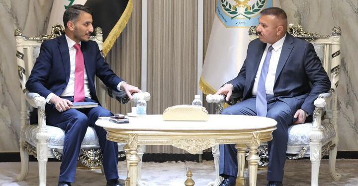 وزير الداخلية يلتقي محافظ النجف