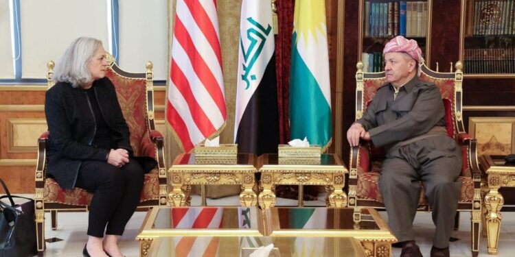 مسعود بارزاني يلتقي السفيرة الامريكية