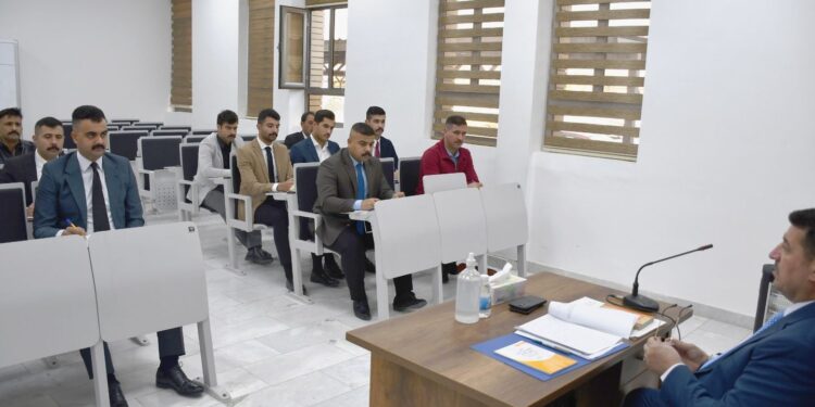 تنظيم دورة تطويرية لضباط الداخلية