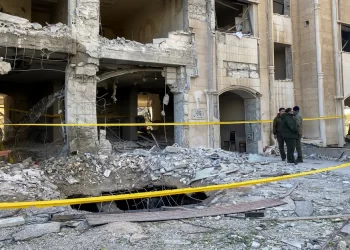 دمشق .. دوي انفجارات في محيطها وأنباء عن استهداف مبنى ملاصق للسفارة الايرانية