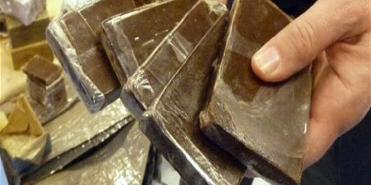 الكويت .. مدمن يقدم شكوى ضد تاجر مخدرات بتهمة النصب عليه