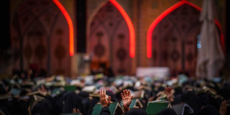 بالصور.. إحياء ذكرى استشهاد اﻹمام علي عليه السلام بالعتبة العلوية المقدسة