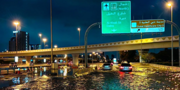 تعليق عمليات التشغيل والرحلات الجوية في مطار دبي الدولي بسبب عاصفة وسوء الأحوال الجوية