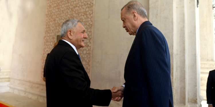 الرئيس رشيد يستقبل أردوغان في قصر بغداد