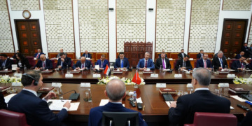 السوداني واردوغان يترأسان المباحثات الموسعة بين وفدي البلدين