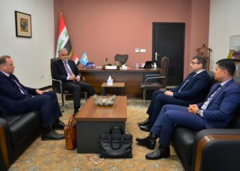 شركتا نفط البصرة و برتش بتروليوم البريطانية تبحثان تطوير الصناعة النفطية