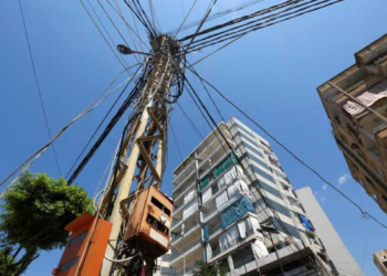 أردنيون عالقون بين ارتفاع أسعار الكهرباء وبطء التحول للطاقة المتجددة