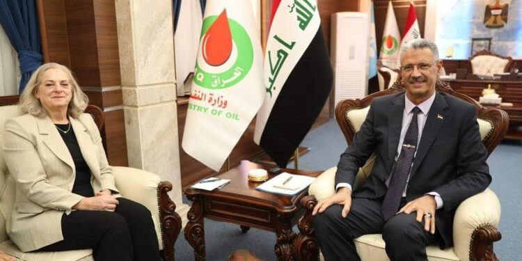وزير النفط يلتقي السفيرة الامريكية