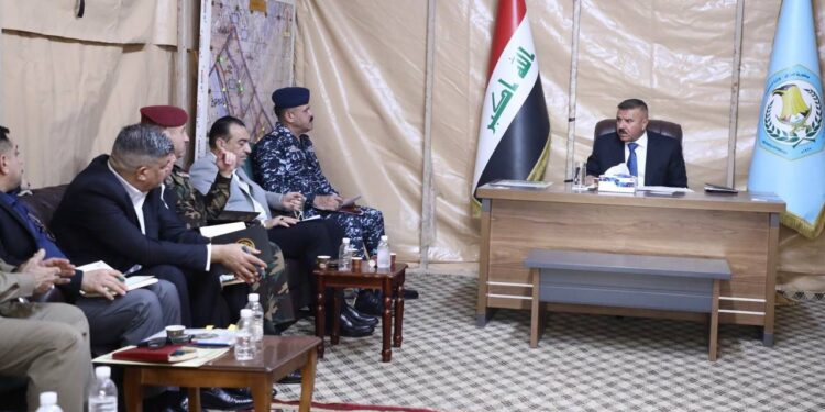 وزير الداخلية يترأس اجتماعاً في المقر المسيطر ,,, لمراجعة نتائج العملية الامنية في البتاوين