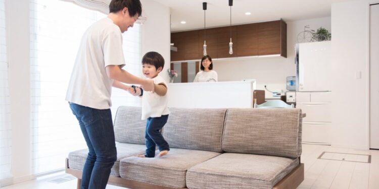 في عام 2531 جميع اليابانيين سيحملون “لقباً واحداً”