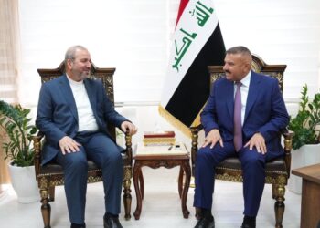 وزير الداخلية يلتقي السفير الإيراني