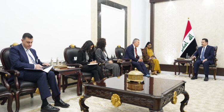 السوداني يجدد دعم العراق لوكالة (الأونروا) للتخفيف عن معاناة الفلسطينيين