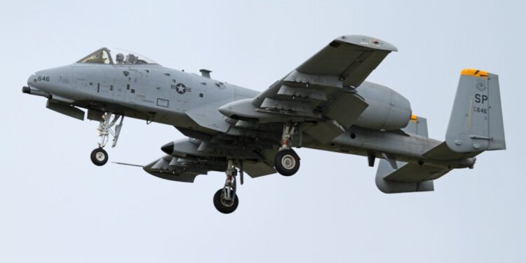 الطائرة الأمريكية المدرعة التي يحبها الكونغرس وفشلت البنتاغون في إيجاد بديل لها