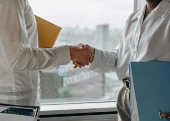 فن الذوق في السلوك والهندام والمأكل ,,, “الإتيكيت”