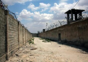 محاكمة غيابية لـ 3 مسؤولين بالنظام السوري في فرنسا