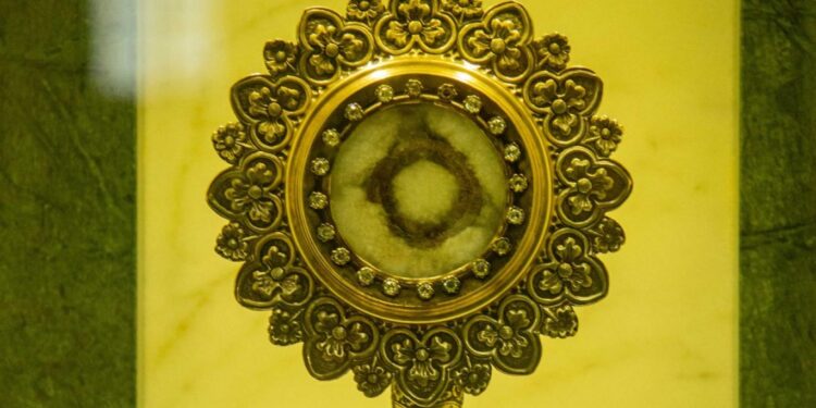 كنيسة خرجت من الكهوف ,,, “أم الزنار” في حمص