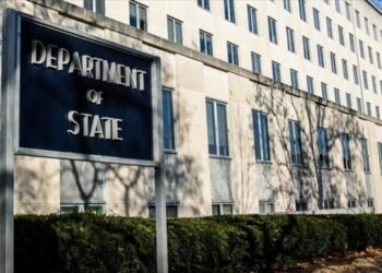 واشنطن ترد على الصدر بشأن مطالبه بطرد السفيرة من بغداد