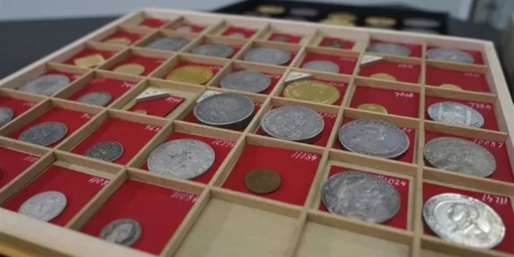 عملات معدنية للبيع بـ 72 مليون $