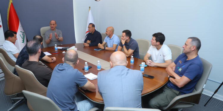 رئيس اتحاد الكرة يجتمع مع كاساس وشنيشل