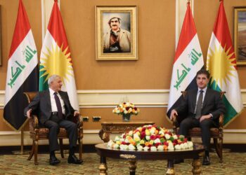 نيجيرفان بارزاني يستقبل رئيس الجمهورية في مطار أربيل