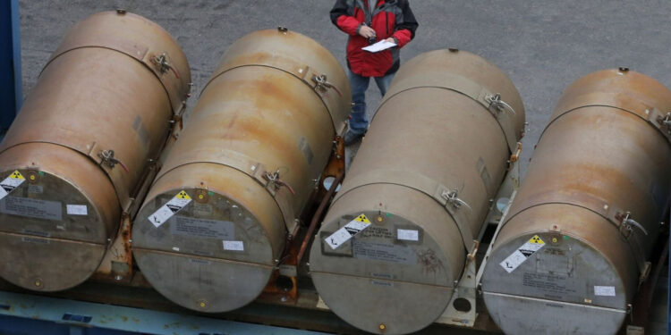 أمريكا تحظــــر استيراد اليورانيوم من روسيا