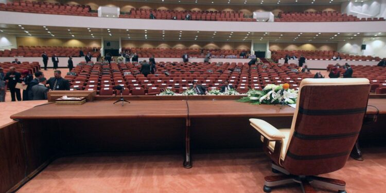 البرلمان .. جلسة انتخاب رئيس البرلمان ,,, اجتماعات مكثفة ومخاوف من افشالها بـ”العراك”