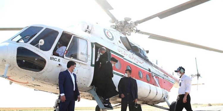 وكالة “فارس الإيرانية” تدعو للدعـــاء من أجل رئيسي ووزير الداخلية يؤكد مصيره “لا يزال مجهولاً”