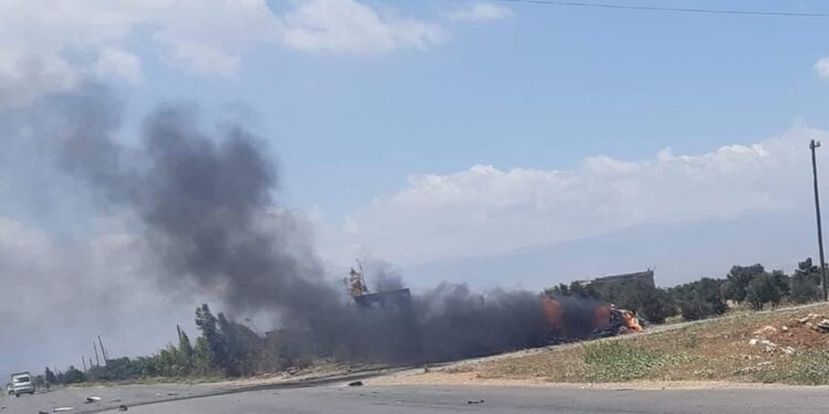 قصف اسرائيلي يستهدف سيارتين لحزب الله بريف حمص