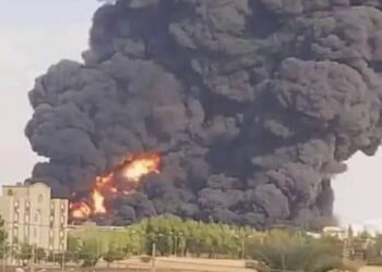 السودان .. الجيش يقصف أكبر مصفاة للنّفط في البلاد ,,, خسائر ماديّة وبيئيّة لا تعوّض
