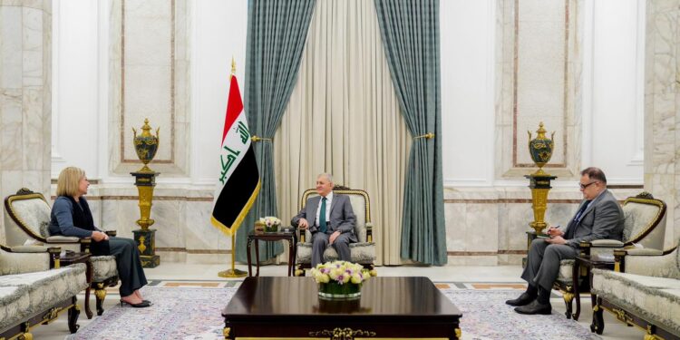 رئيس الجمهورية يلتقي بلاسخارت