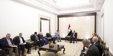 السوداني يستقبل مساعد وزير الخارجية الأمريكي لشؤون الطاقة