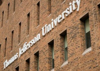 جامعة أمريكية تعتذر للطلاب لسبب غريب