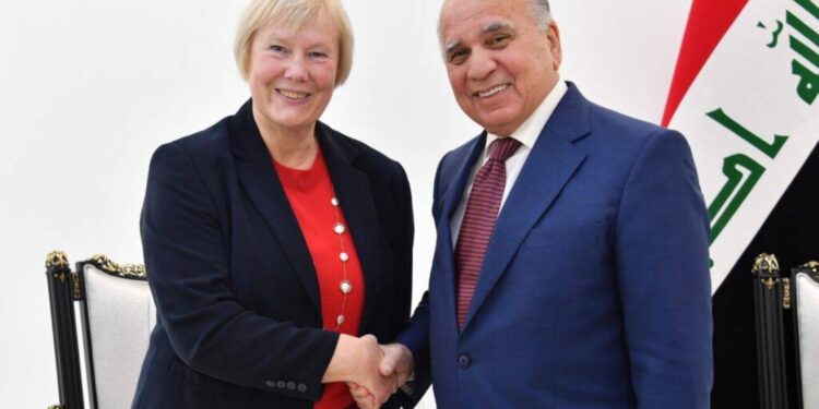 السفيرة الألمانية في العراق تعلن تعرض شركات بلادها لحالات “ابتزاز ورشوة”