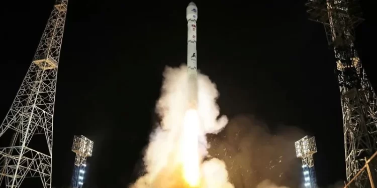 كوريا الشمالية تجهز لوضع قمر اصطناعي في المدار للتجسس