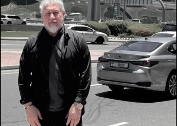 “كلما جئت هنا لانشر صورة يسألني الفيس بوك بما تفكر”