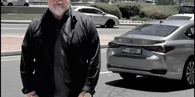 “كلما جئت هنا لانشر صورة يسألني الفيس بوك بما تفكر”