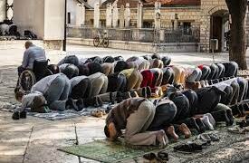 نذور “تأجّج الصراع” بين المقدس الوضعي الغربي والمقدس الإسلامي