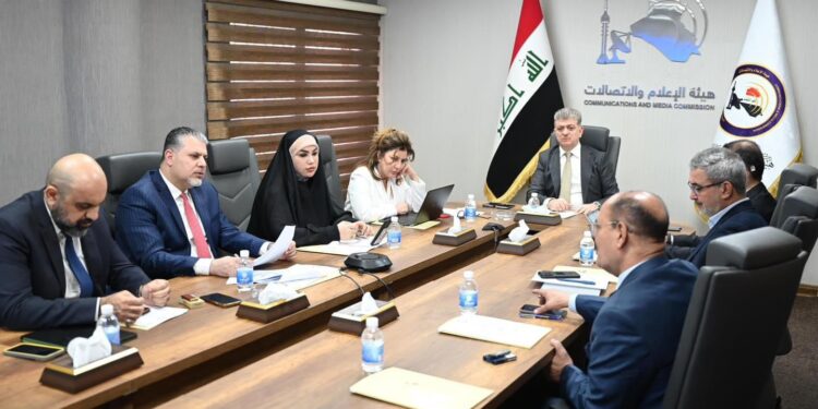 مجلس مفوضي هيئة الإعلام والاتصالات يناقش لائحة تنظيم عمل المشاهير وأصحاب المحتوى الرقمي
