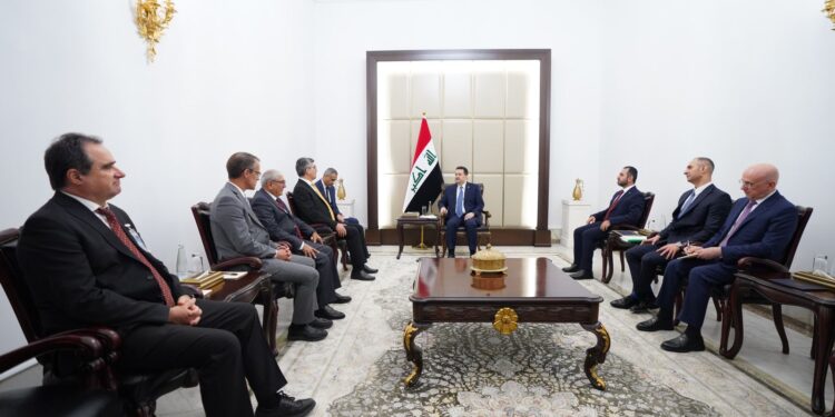 السوداني يستقبل وفد المجمع العام لكنيسة الأدفنتست السبتيين الإنجيلية