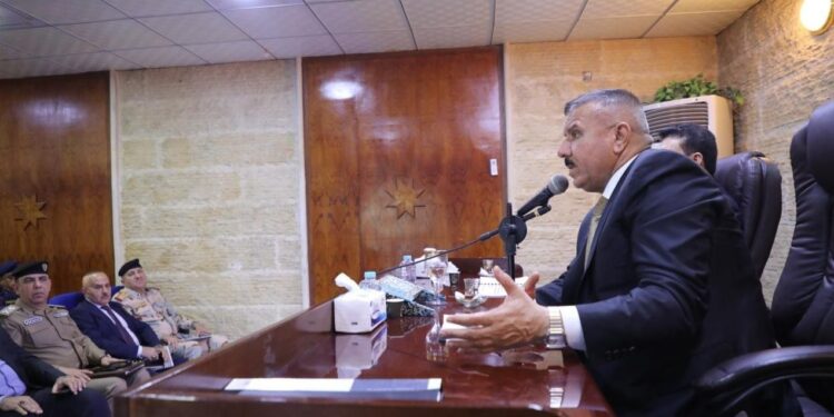 وزير الداخلية يشـــدد على “تكثيــف الجهد الاستخباري والأمني” للحد من الجرائم الجنائية